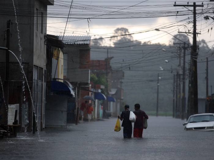 http://i2.r7.com/Jardim-Romano-enchente-7-janeiro-m (700 x 525).jpg
